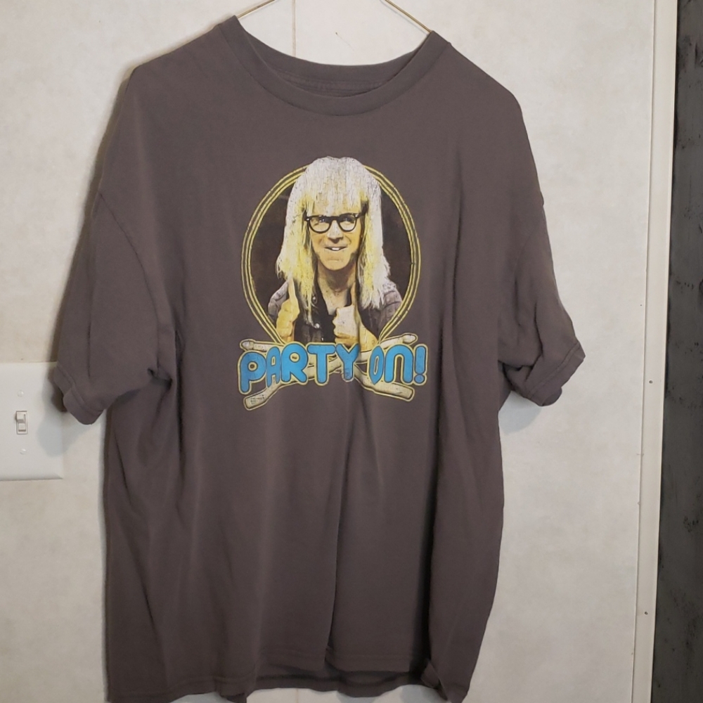 SNL Party On t shirt